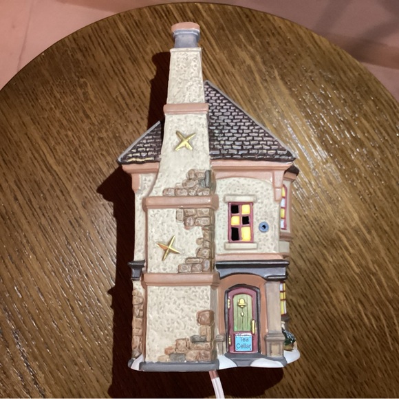 Dept 56 Dickens Village Joseph Edward Tea Shoppe - Picture 4 of 13